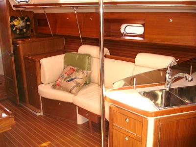 Catalina 385