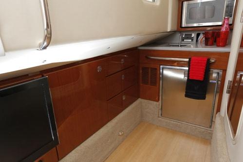 Formula 350 Crossover Bowrider