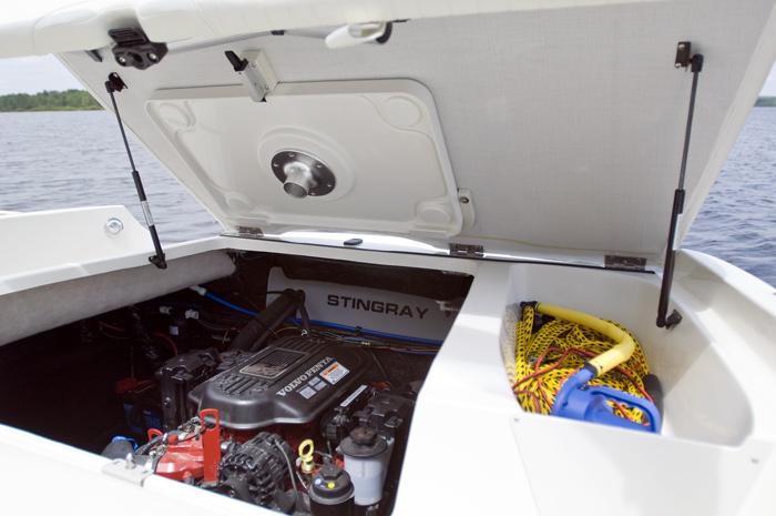 Stingray Sport Deck 235 LR