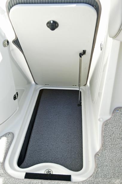 Stingray Sport Deck 235 LR