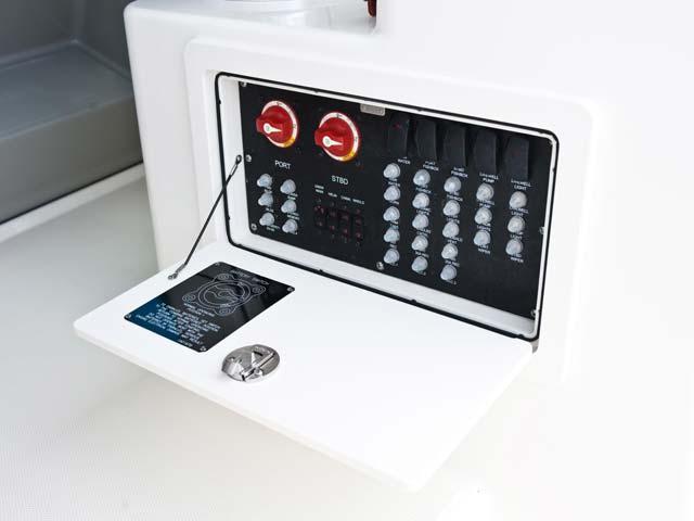 Boston Whaler 285 Conquest Pilothouse