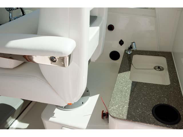 Boston Whaler 285 Conquest Pilothouse