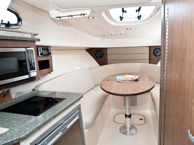 Boston Whaler 285 Conquest Pilothouse