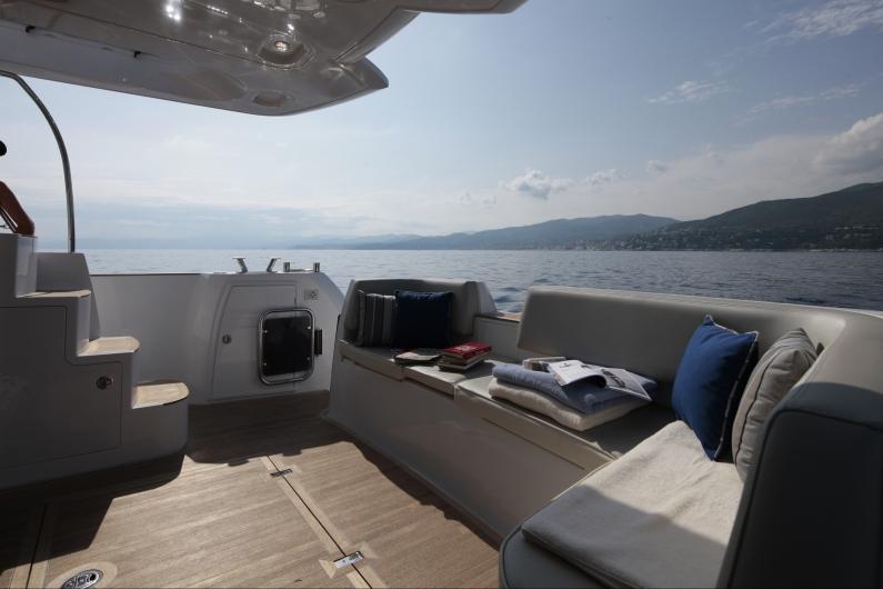 Azimut Magellano 43