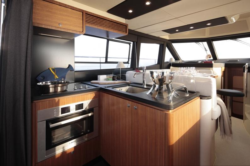 Azimut Magellano 43