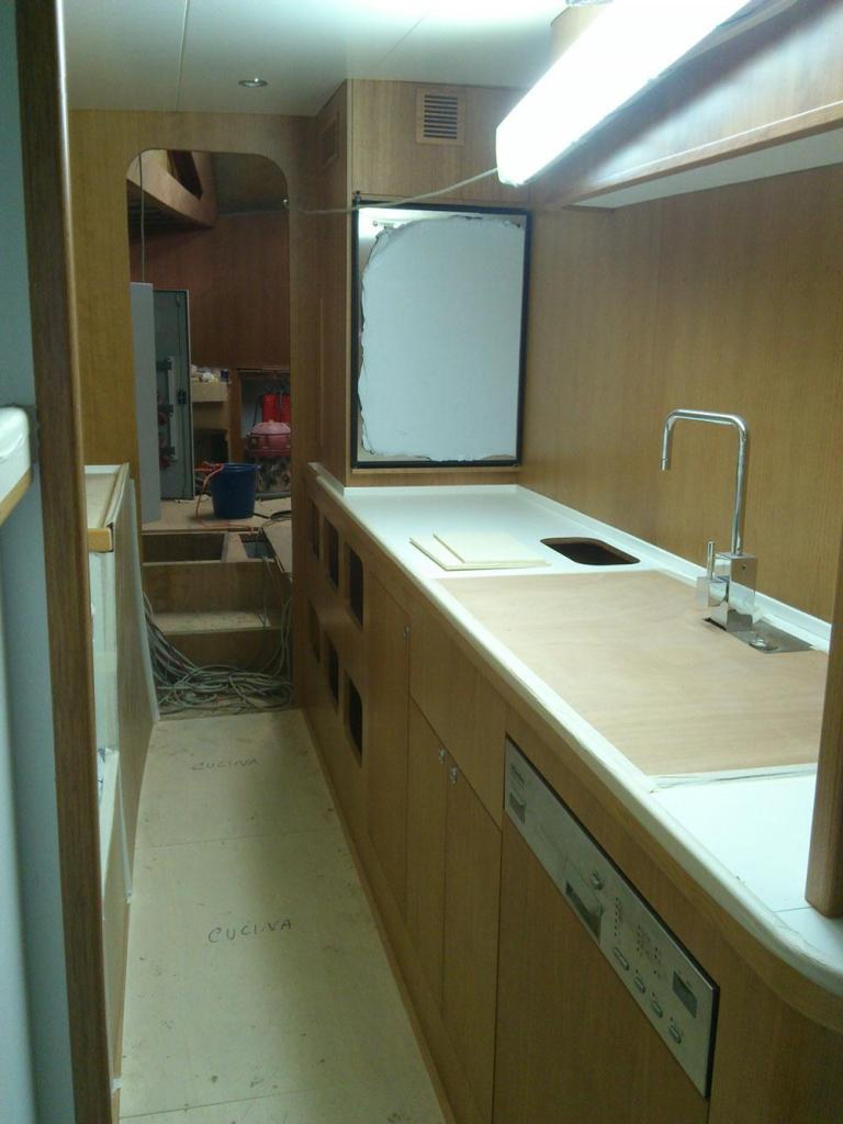 Comar Raised Saloon 85 RS