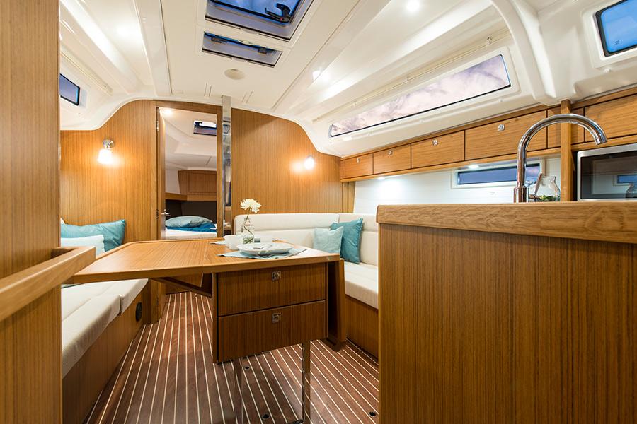 Bavaria Cruiser 37