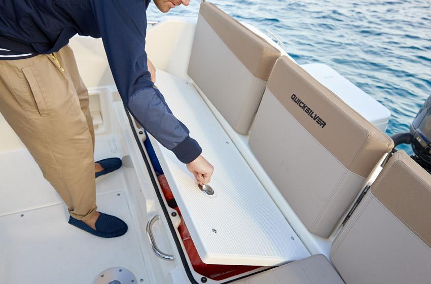 Quicksilver Activ 675 Open