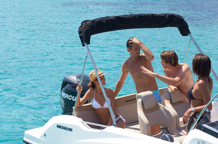 Quicksilver Activ 675 Sundeck