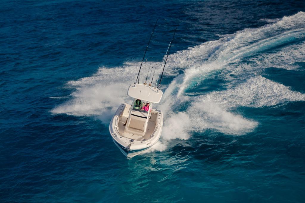 Boston Whaler 230 Outrage