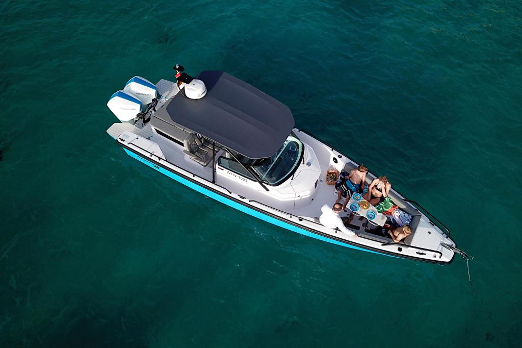 Axopar 28 T-Top