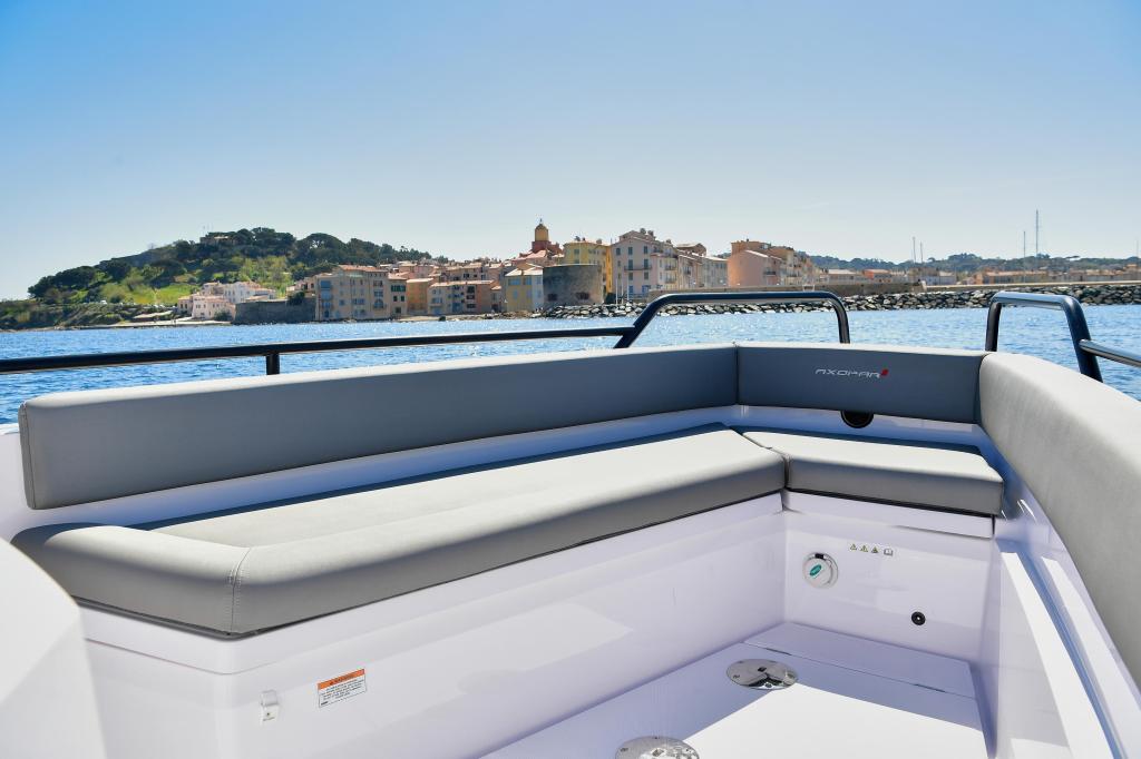 Axopar 28 T-Top