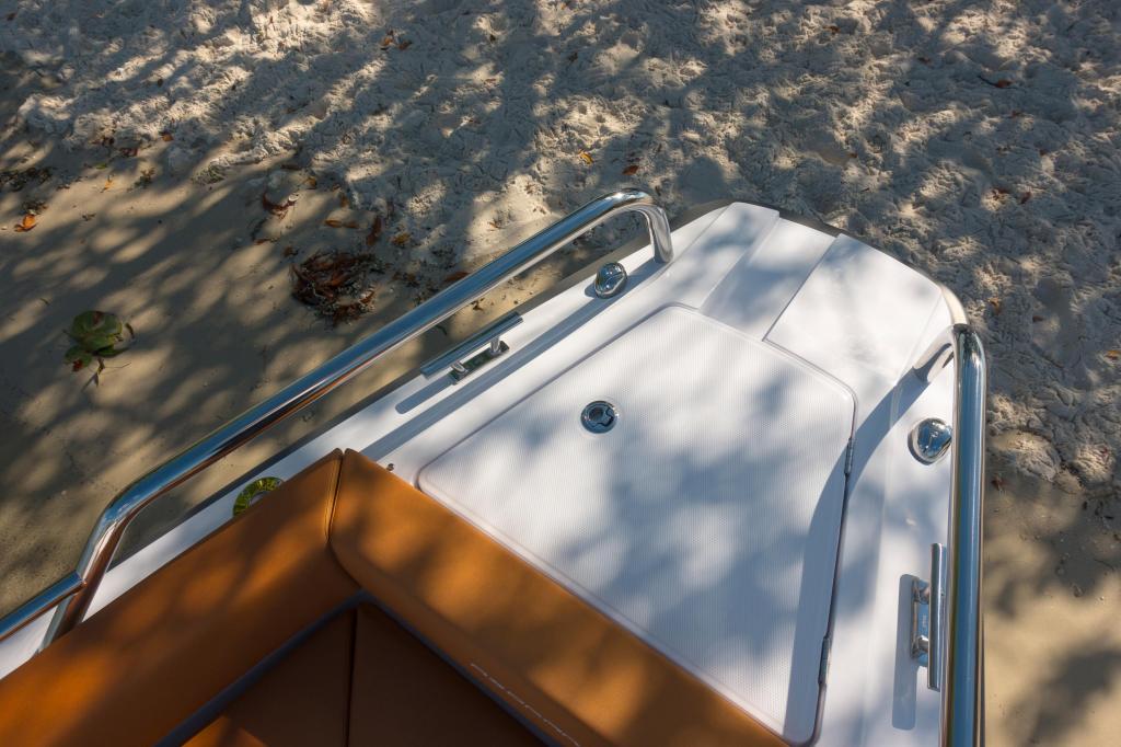 Axopar 28 T-Top
