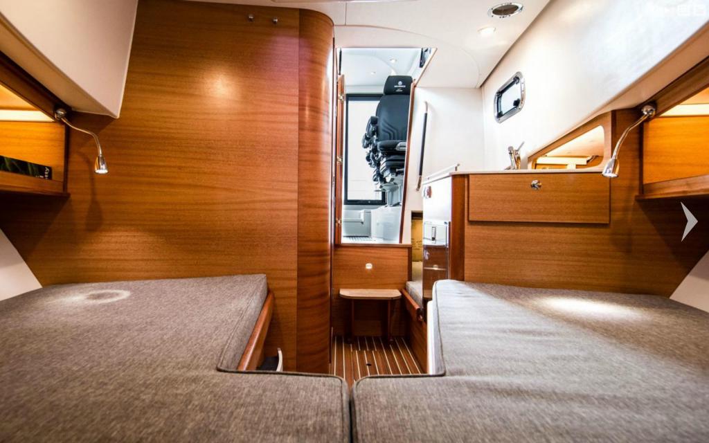 Paragon 31 Cabin