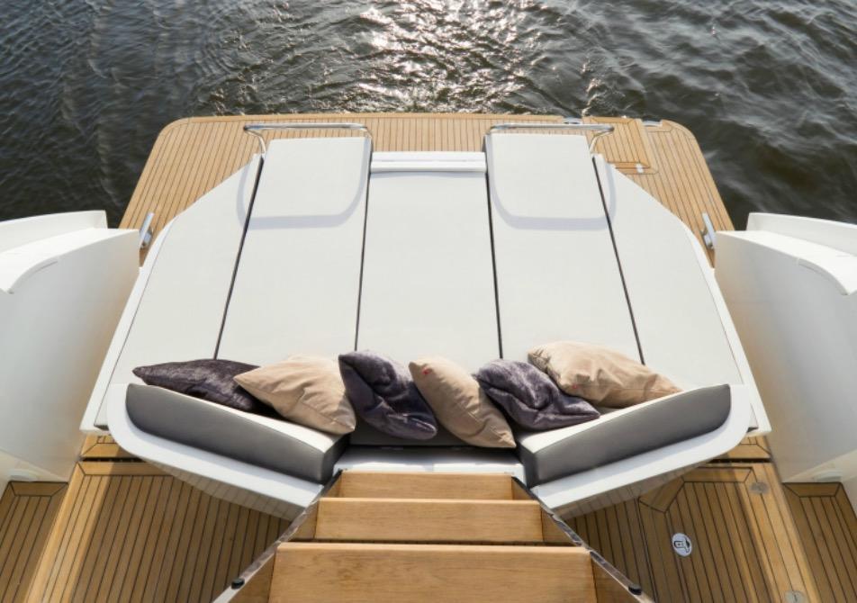 Galeon 560 Skydeck