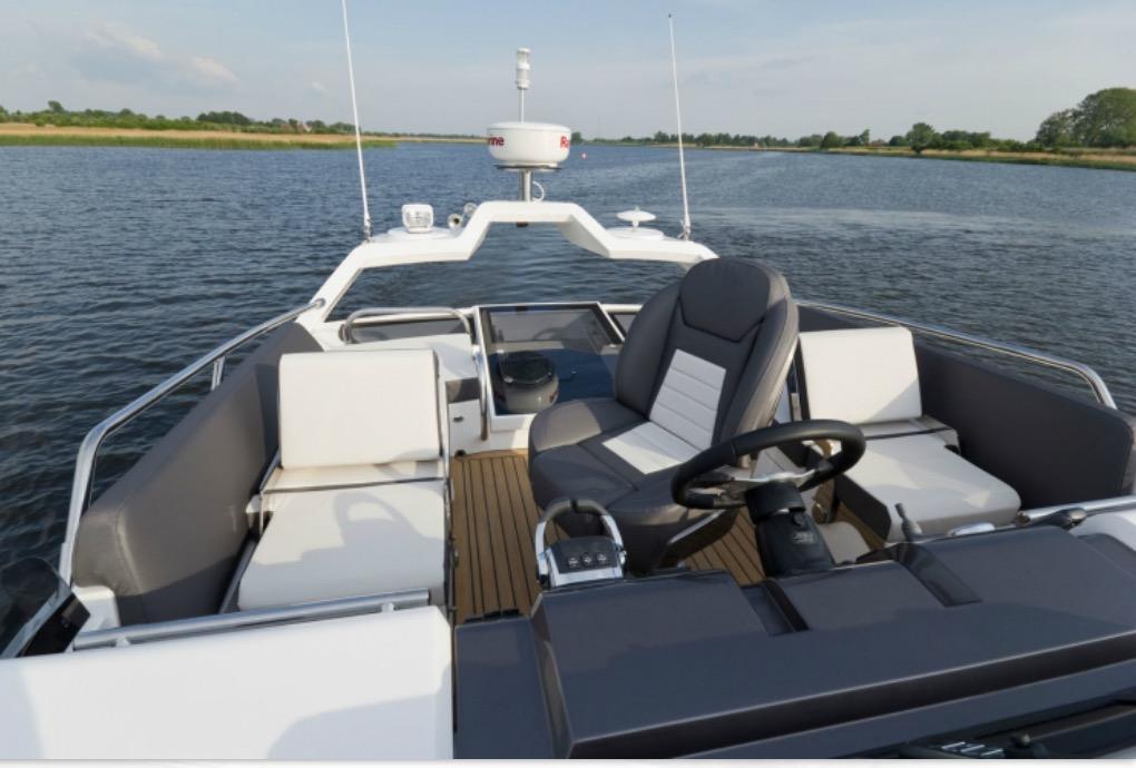 Galeon 560 Skydeck