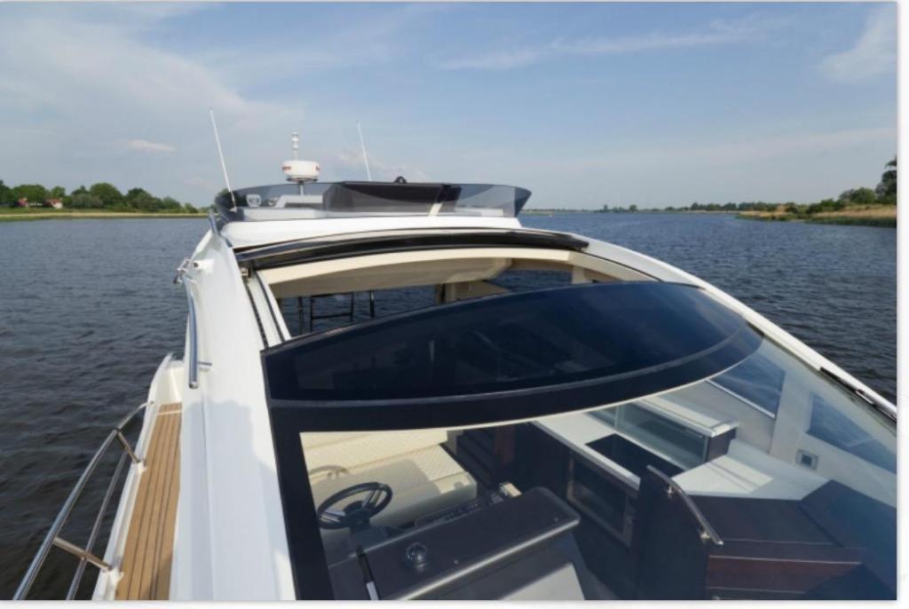 Galeon 560 Skydeck