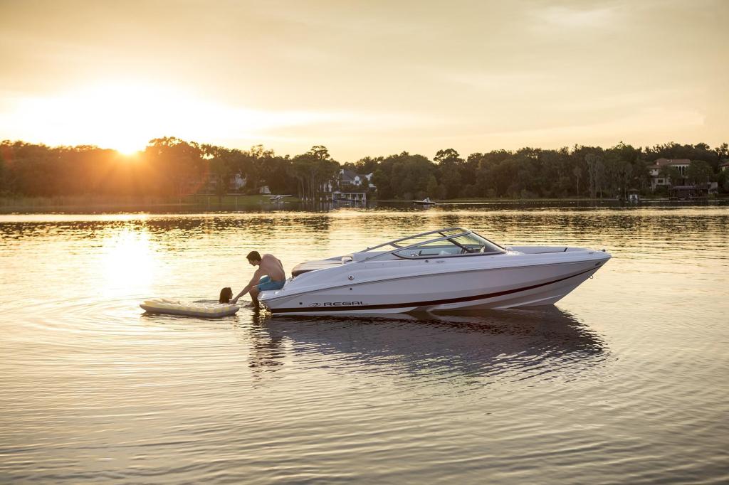 Regal Bowrider 2000 ES