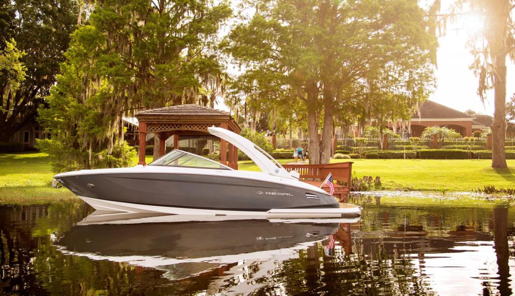 Regal Bowrider 2800