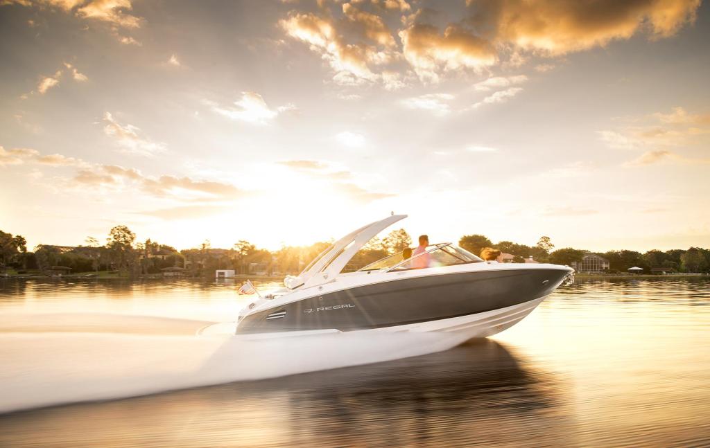 Regal Bowrider 2800