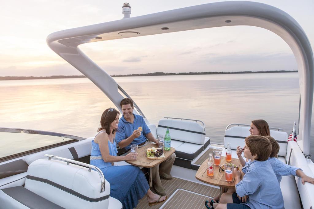 Regal Bowrider 2800