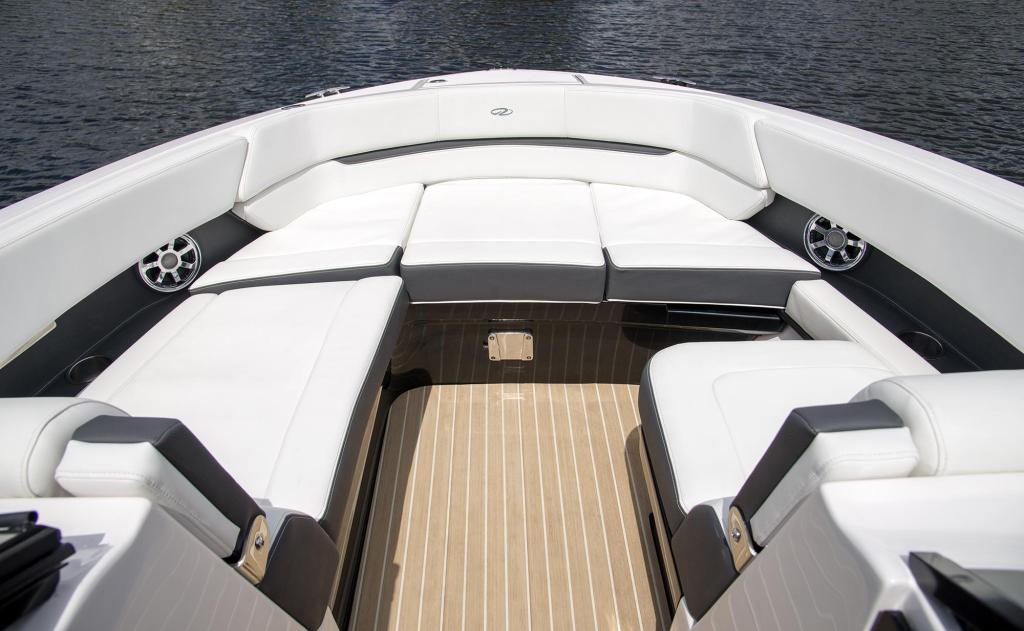 Regal Bowrider 2800