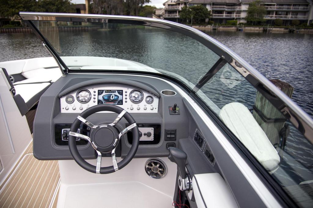 Regal Bowrider 2800