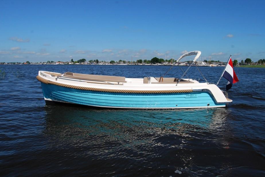 Interboat Intender 700