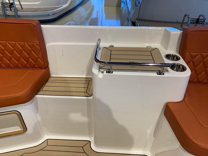 Interboat Intender 700