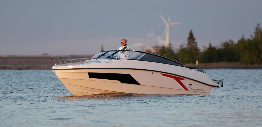 Finnmaster Cruiser Boat T7