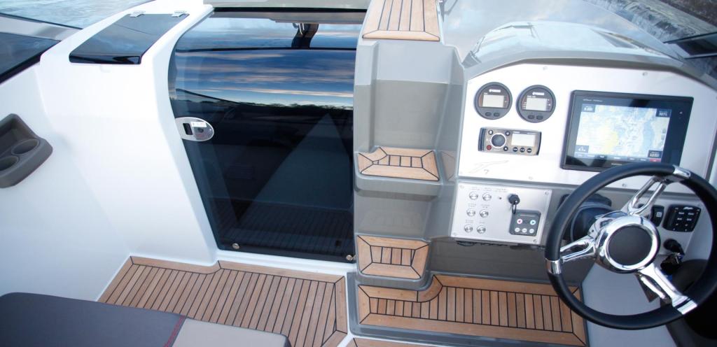Finnmaster Cruiser Boat T7
