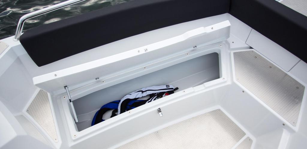 Finnmaster Open Boat Husky R8