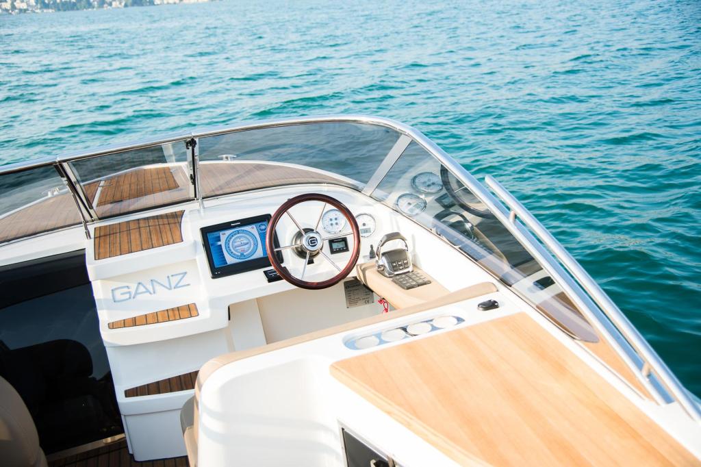 Ganz Boats Ovation 7.6