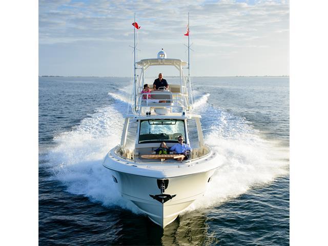 Boston Whaler 420 Outrage