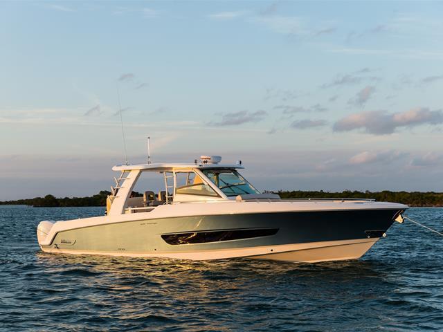 Boston Whaler 420 Outrage