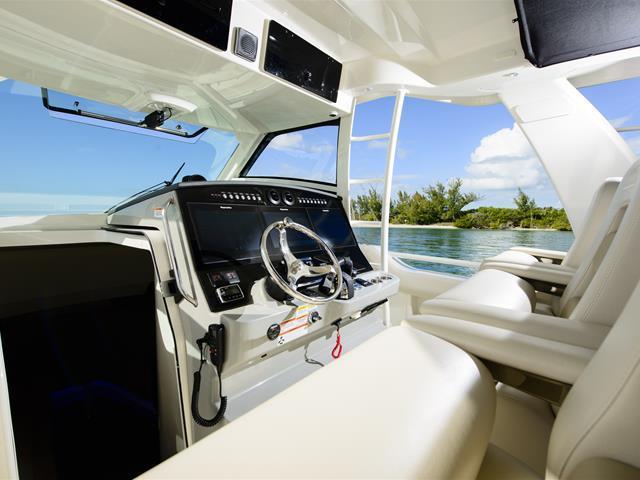 Boston Whaler 420 Outrage