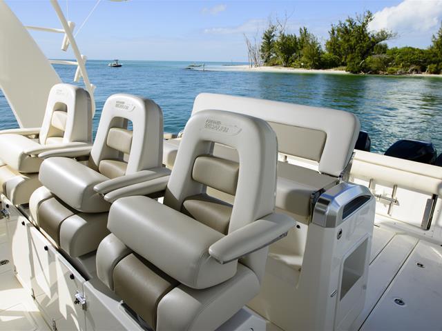 Boston Whaler 420 Outrage