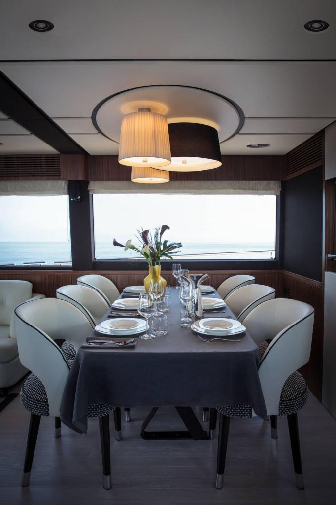 Azimut Magellano 66
