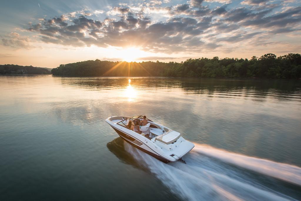 Sea Ray SPX 210