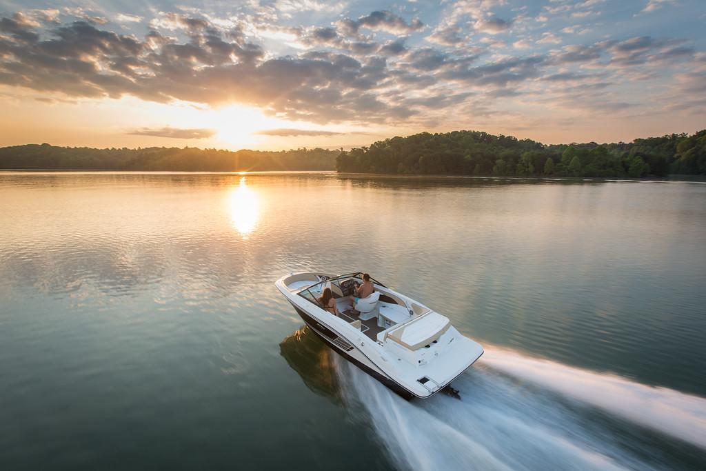Sea Ray SPX 210