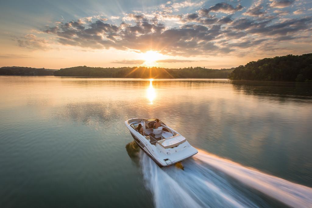 Sea Ray SPX 210