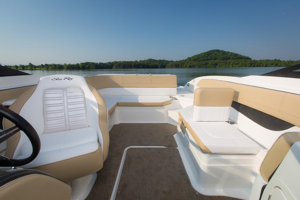Sea Ray SPX 210