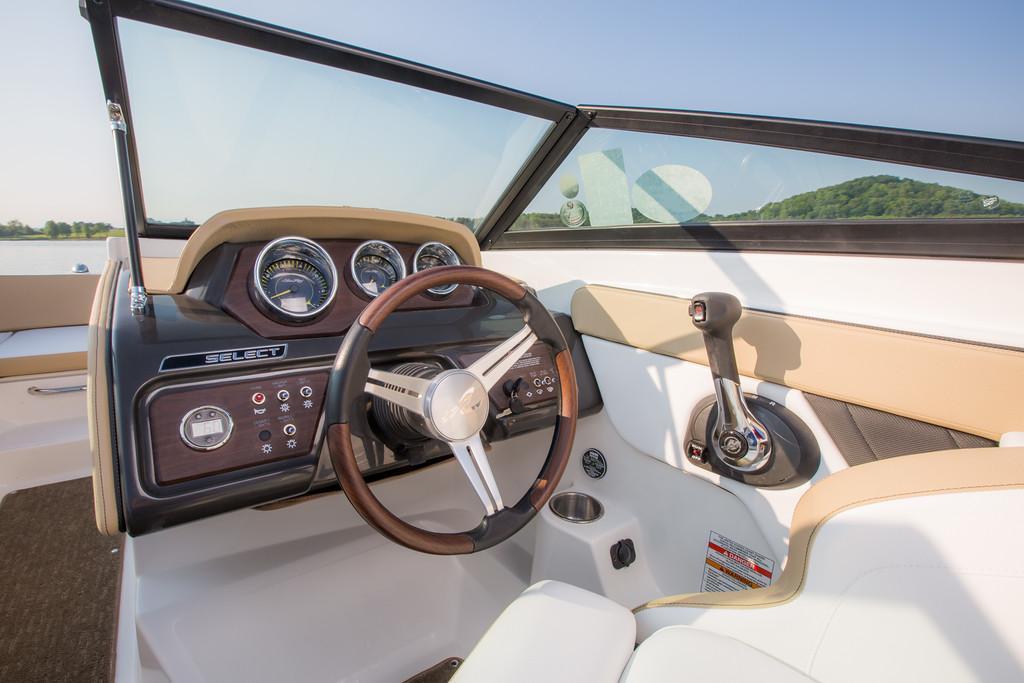 Sea Ray SPX 210