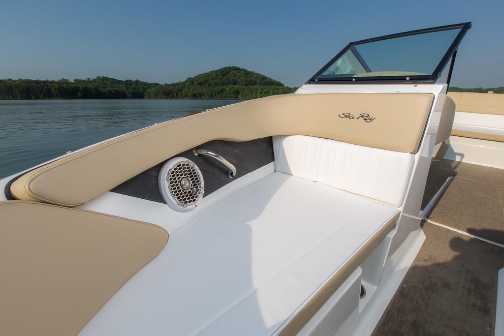 Sea Ray SPX 210