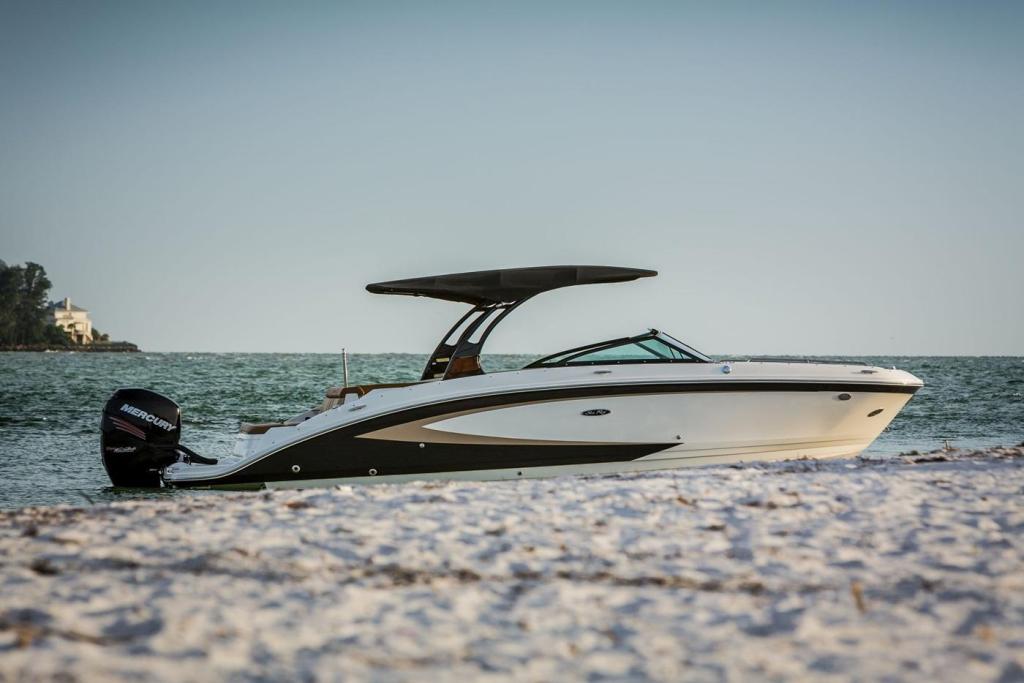 Sea Ray Sport Boat 270 SDX OB
