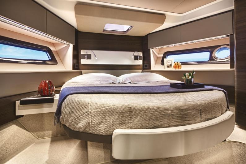 Azimut Flybridge 50