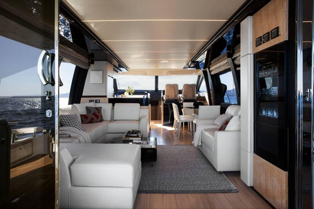 Azimut Flybridge 72