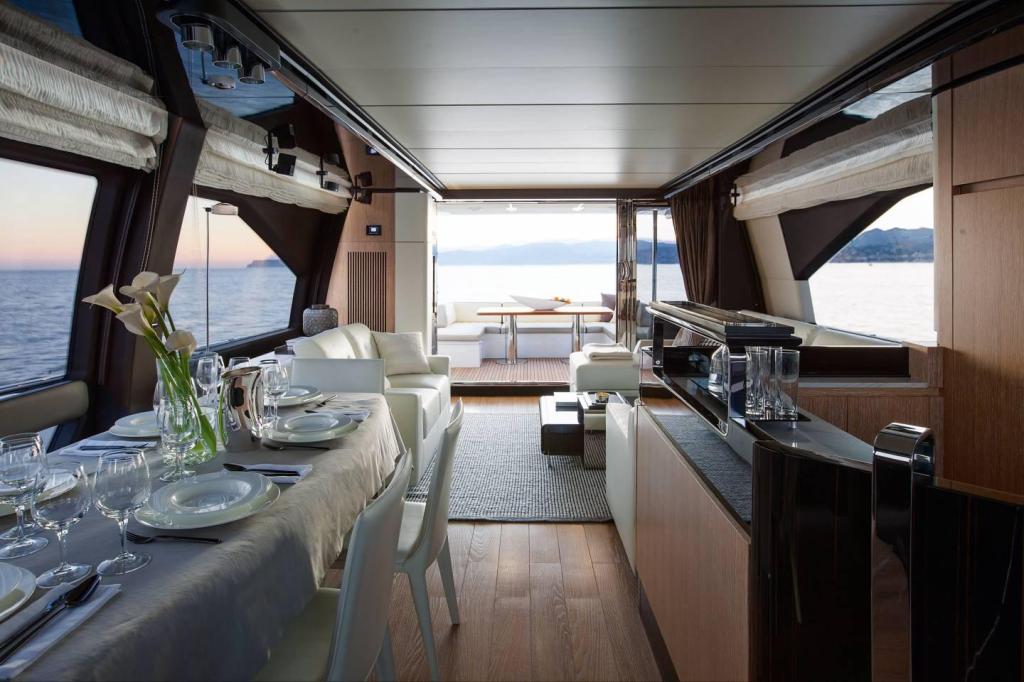 Azimut Flybridge 72
