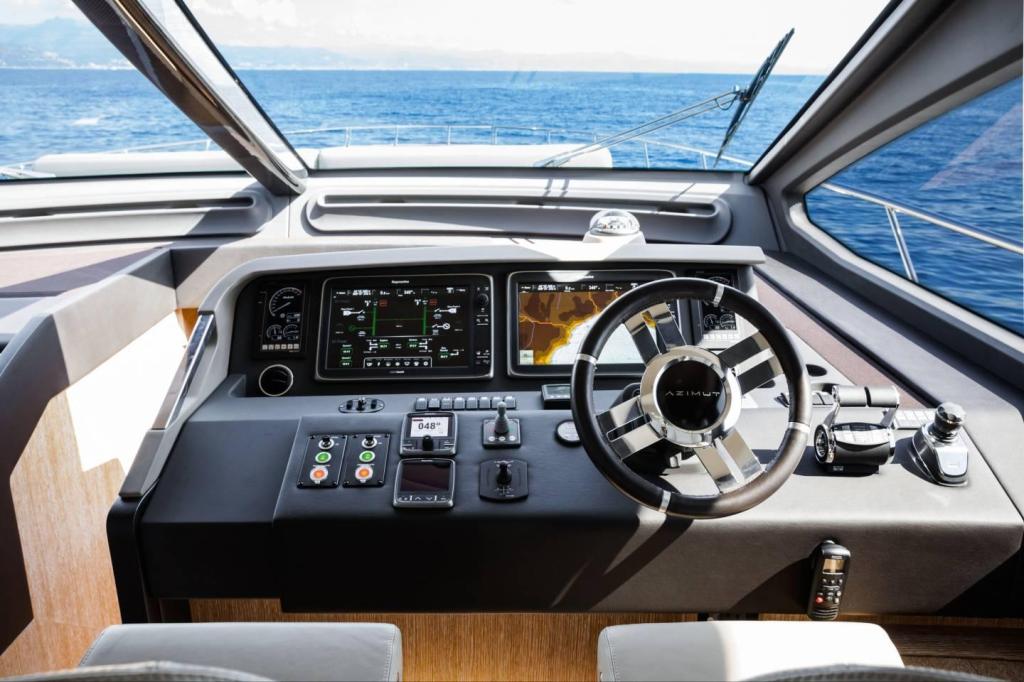 Azimut Flybridge 72