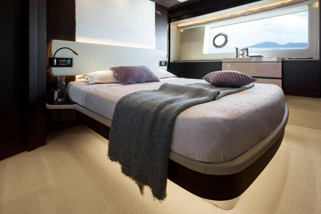 Azimut Flybridge 72